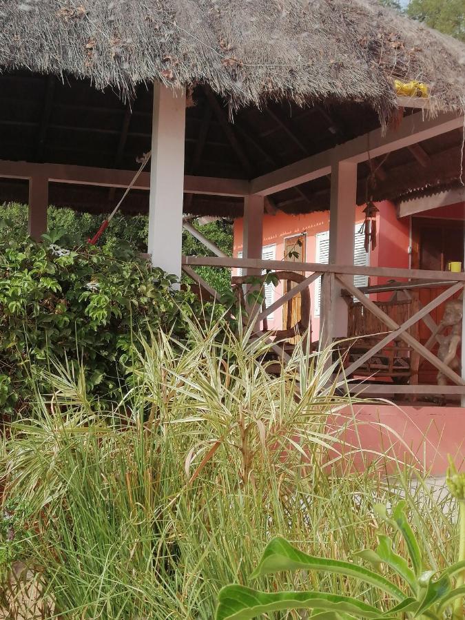 Отель Akine Ti Kasso Piscine Diembereng Экстерьер фото